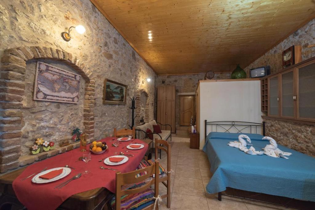 Apartmán Menecrates Rustic Ágios Matthaíos Exteriér fotografie